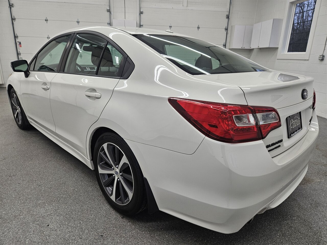 2015 Subaru Legacy 2.5i Limited   - Photo 7 - Spring City, PA 19475