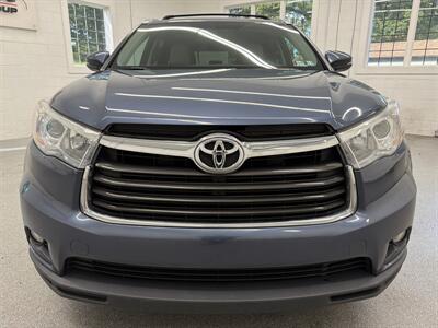 2016 Toyota Highlander XLE - Photo 2 - Spring City, PA 19475