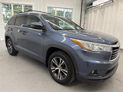 2016 Toyota Highlander XLE - Photo 3 - Spring City, PA 19475
