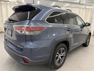2016 Toyota Highlander XLE - Photo 5 - Spring City, PA 19475