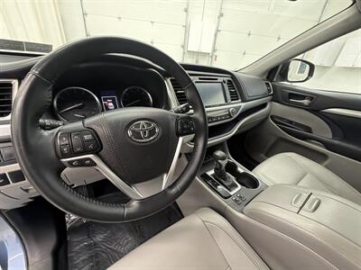 2016 Toyota Highlander XLE - Photo 11 - Spring City, PA 19475
