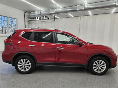 2017 Nissan Rogue SV   - Photo 4 - Spring City, PA 19475