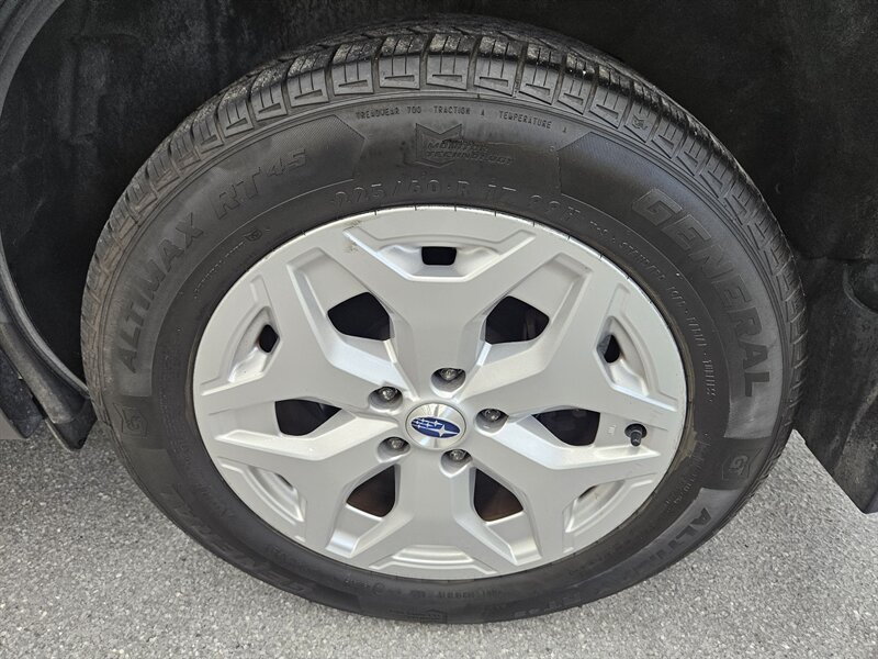 2021 Subaru Forester Base photo 15