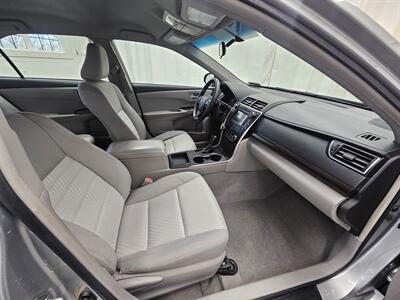 2015 Toyota Camry LE   - Photo 13 - Spring City, PA 19475