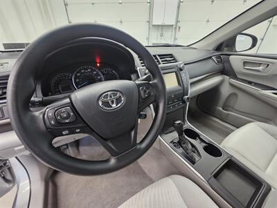2015 Toyota Camry LE   - Photo 11 - Spring City, PA 19475
