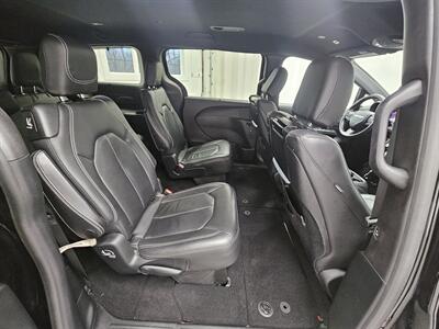 2019 Chrysler Pacifica Touring L Plus   - Photo 12 - Spring City, PA 19475