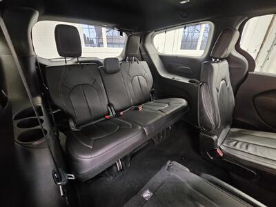 2019 Chrysler Pacifica Touring L Plus   - Photo 14 - Spring City, PA 19475