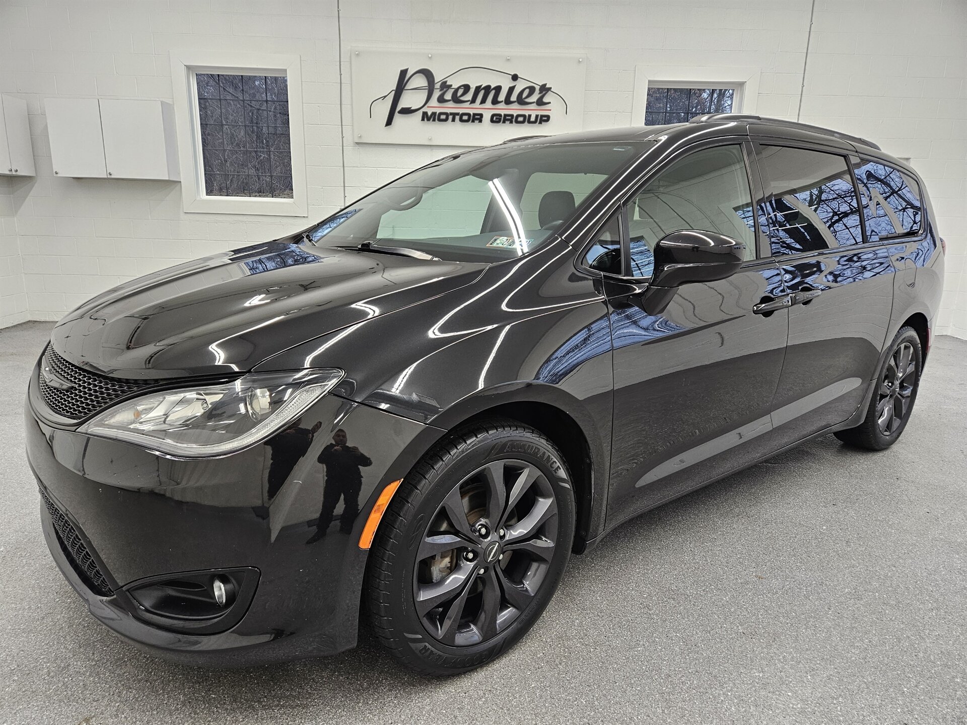 2019 Chrysler Pacifica Touring L Plus   - Photo 1 - Spring City, PA 19475