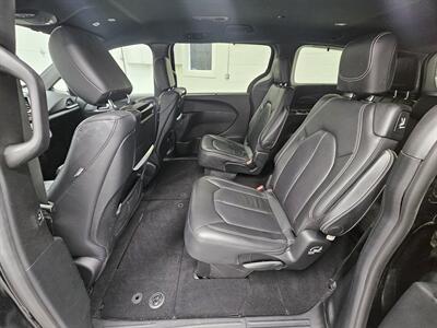 2019 Chrysler Pacifica Touring L Plus   - Photo 11 - Spring City, PA 19475