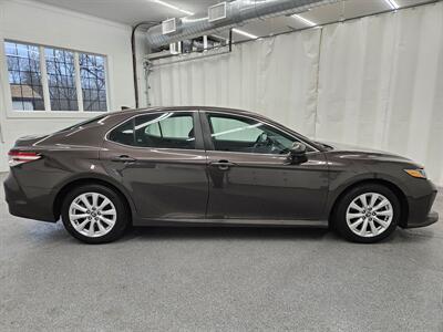 2020 Toyota Camry LE   - Photo 4 - Spring City, PA 19475