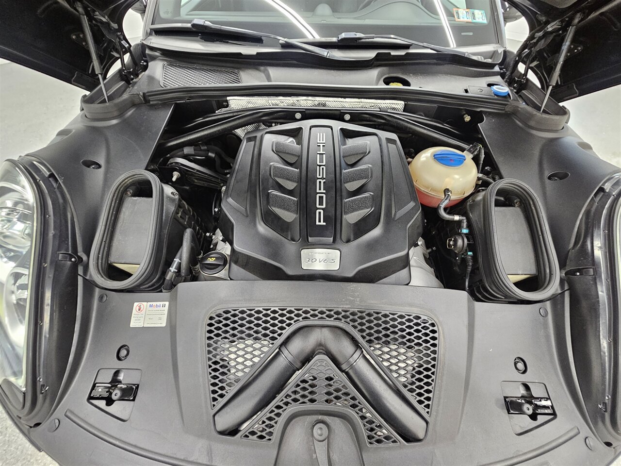 2017 Porsche Macan S   - Photo 9 - Spring City, PA 19475