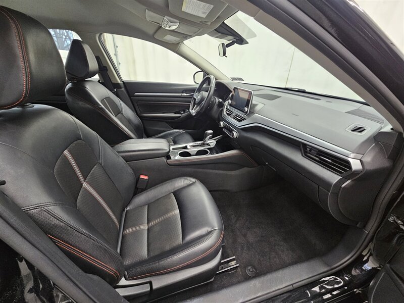 2023 Nissan Altima 2.5 SR 11