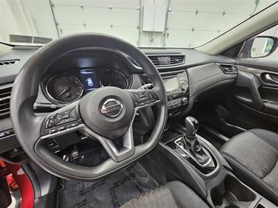 2017 Nissan Rogue SV   - Photo 11 - Spring City, PA 19475