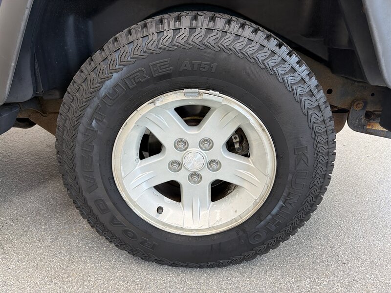 2004 Jeep Wrangler Sport 14