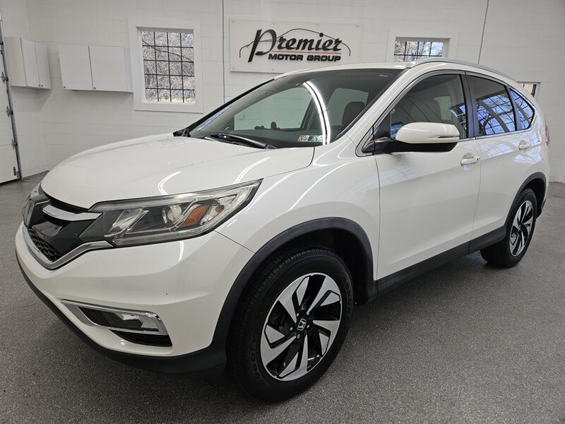 2015 Honda CR-V Touring   - Photo 1 - Spring City, PA 19475