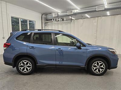 2019 Subaru Forester Premium   - Photo 4 - Spring City, PA 19475