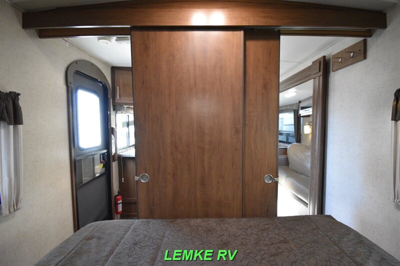 2015 Forest River Wildcat Maxx 26FBS   - Photo 21 - Rocklin, CA 95677