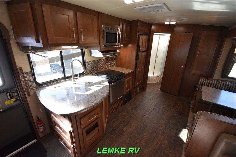 2015 Forest River Wildcat Maxx 26FBS   - Photo 12 - Rocklin, CA 95677