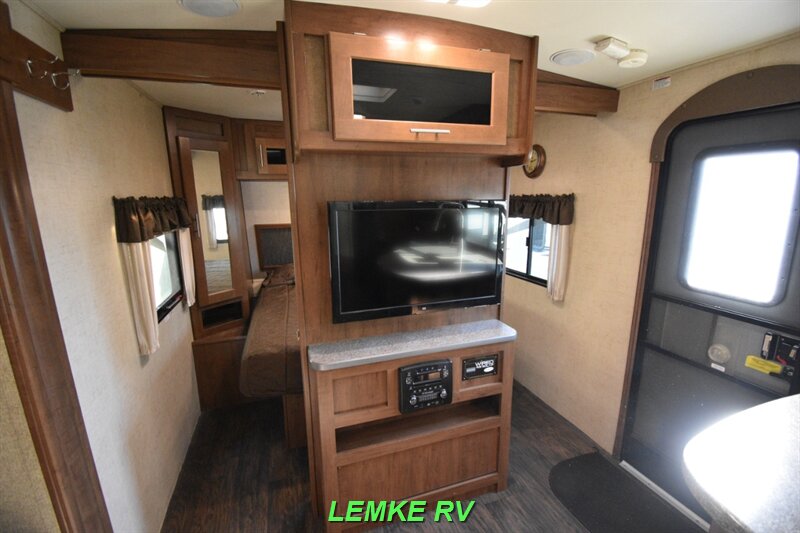 2015 Forest River Wildcat Maxx 26FBS   - Photo 22 - Rocklin, CA 95677