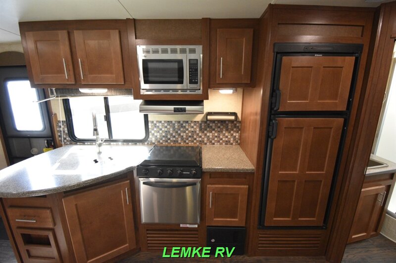 2015 Forest River Wildcat Maxx 26FBS   - Photo 14 - Rocklin, CA 95677