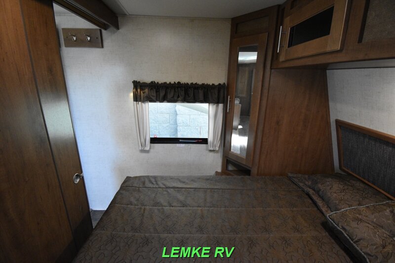 2015 Forest River Wildcat Maxx 26FBS   - Photo 20 - Rocklin, CA 95677