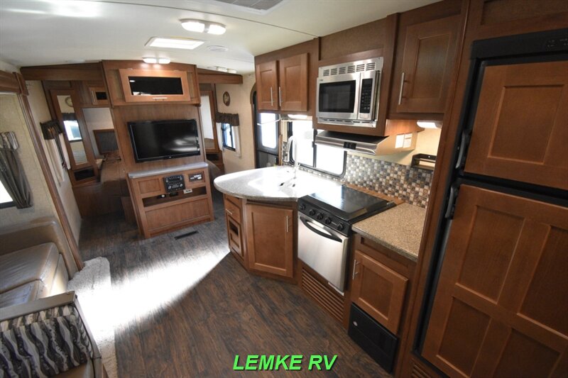 2015 Forest River Wildcat Maxx 26FBS   - Photo 13 - Rocklin, CA 95677