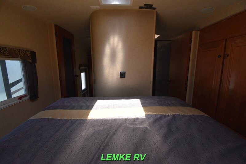 2017 Northwood Arctic Fox 27-5L   - Photo 20 - Rocklin, CA 95677
