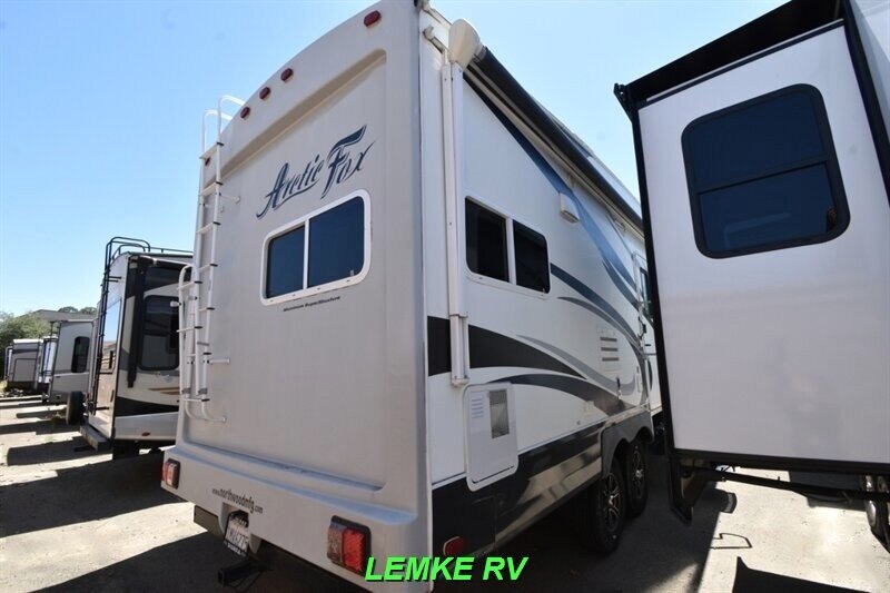 2017 Northwood Mfg Arctic Fox 27-5L   - Photo 8 - Rocklin, CA 95677