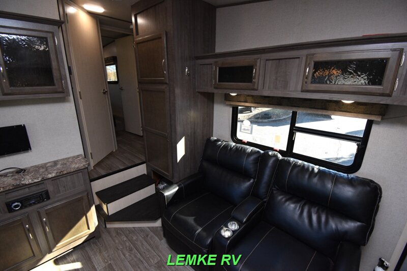 2019 Winnebago Minnie Plus 25RKS   - Photo 12 - Rocklin, CA 95677