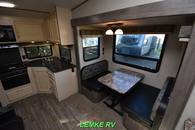 2019 Winnebago Minnie Plus 25RKS   - Photo 13 - Rocklin, CA 95677