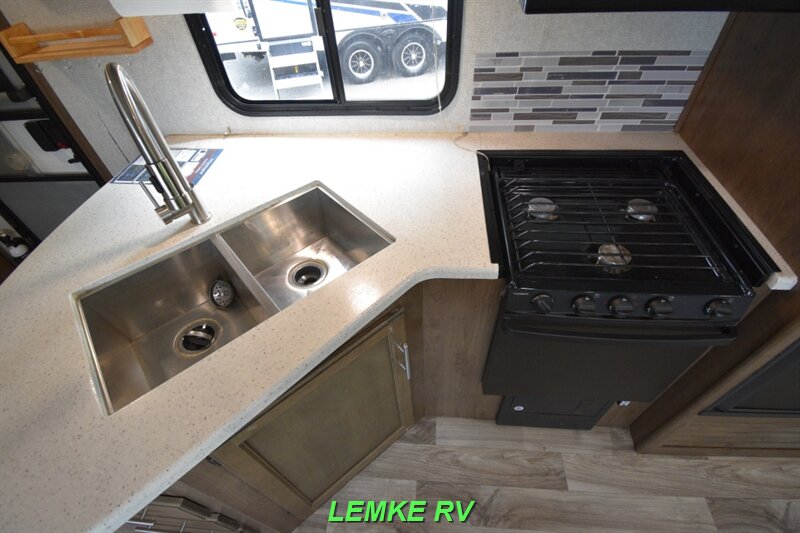 2019 Keystone Cougar Half-Ton 27RESWE   - Photo 14 - Rocklin, CA 95677