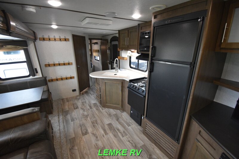 2019 Keystone Cougar Half-Ton 27RESWE   - Photo 16 - Rocklin, CA 95677