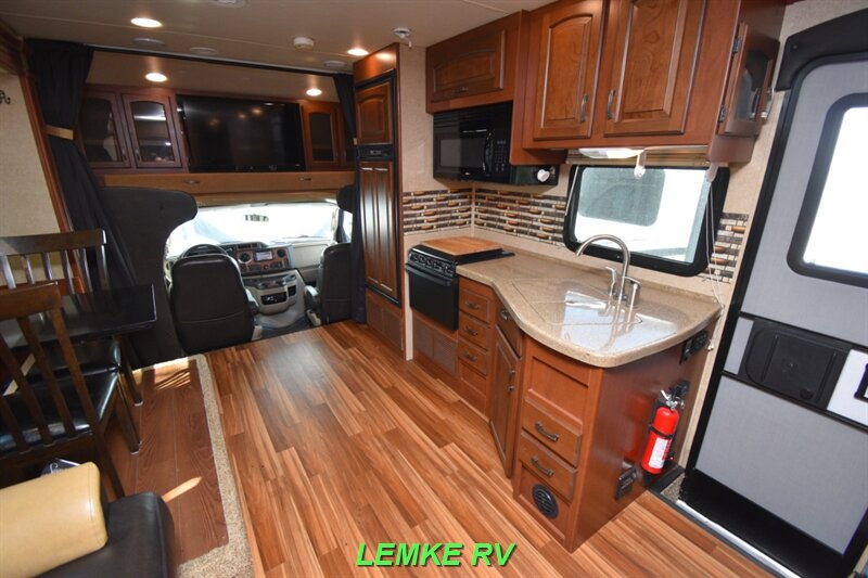 2015 Jayco Greyhawk 31FK   - Photo 11 - Rocklin, CA 95677