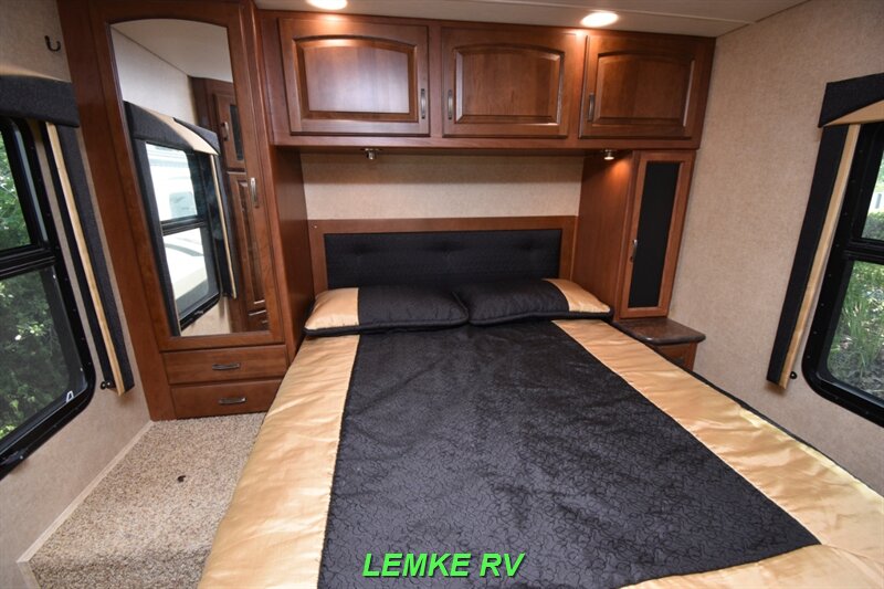 2015 Jayco Greyhawk 31FK   - Photo 17 - Rocklin, CA 95677