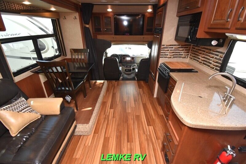 2015 Jayco Greyhawk 31FK   - Photo 5 - Rocklin, CA 95677