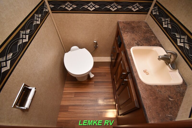 2015 Jayco Greyhawk 31FK   - Photo 20 - Rocklin, CA 95677