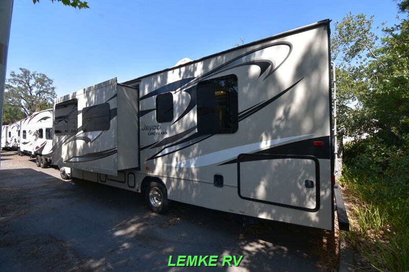 2015 Jayco Greyhawk 31FK   - Photo 8 - Rocklin, CA 95677