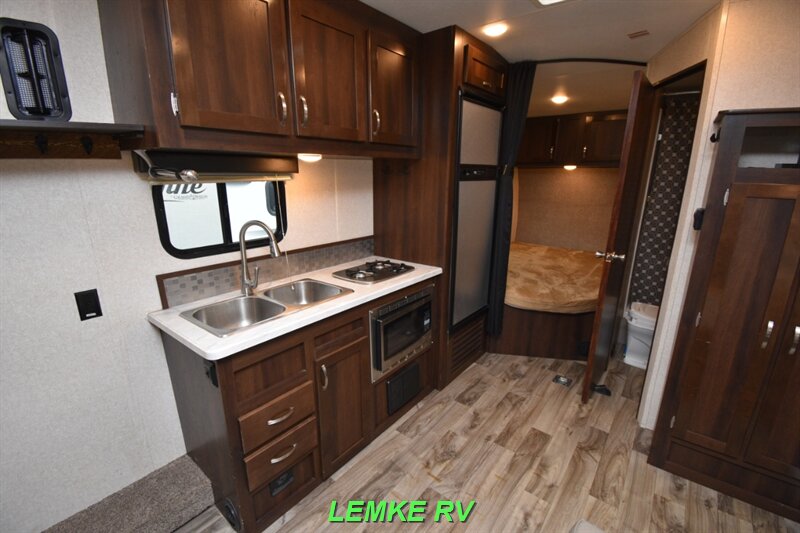 2018 Jayco Octane Super Lite 222   - Photo 14 - Rocklin, CA 95677