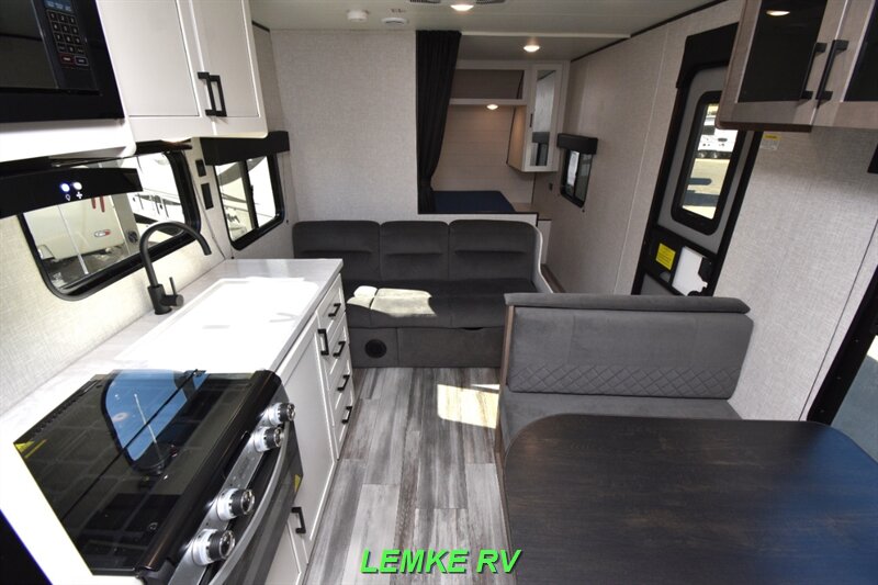 2025 Jayco Jay Flight SLX 260BHW   - Photo 5 - Rocklin, CA 95677