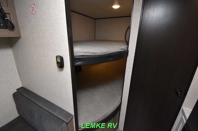 2025 Jayco Jay Flight SLX 260BHW   - Photo 22 - Rocklin, CA 95677