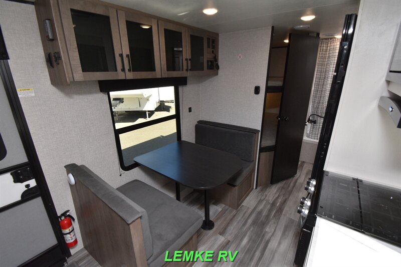 2025 Jayco Jay Flight SLX 260BHW   - Photo 12 - Rocklin, CA 95677