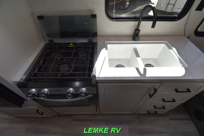 2025 Jayco Jay Flight SLX 260BHW   - Photo 24 - Rocklin, CA 95677