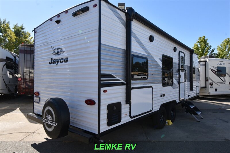 2025 Jayco Jay Flight SLX 260BHW   - Photo 9 - Rocklin, CA 95677