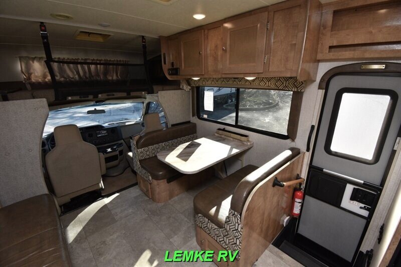 2019 Coachmen Leprechaun 260QB   - Photo 14 - Rocklin, CA 95677