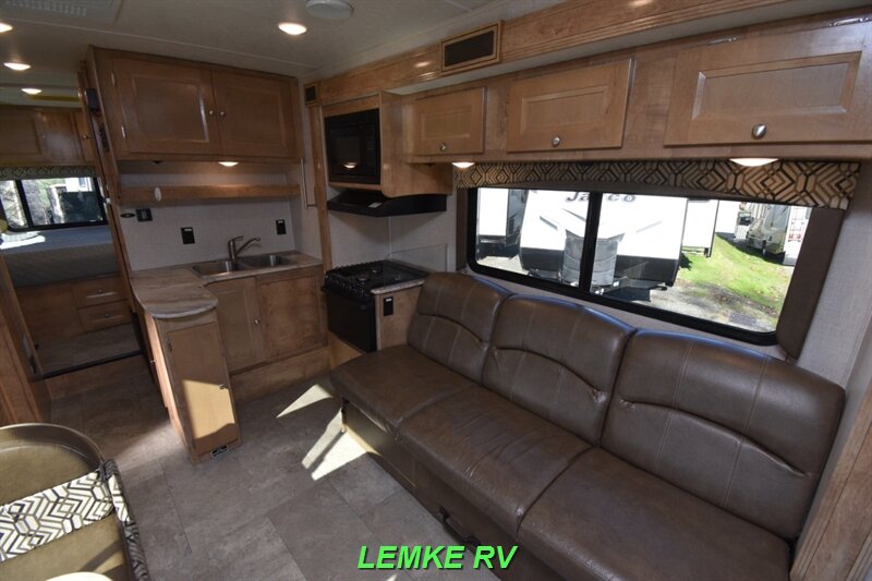 2019 Coachmen Leprechaun 260QB   - Photo 21 - Rocklin, CA 95677