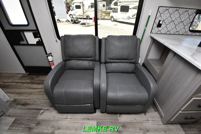 2022 Dutchmen Coleman Lantern 280RKWE   - Photo 22 - Rocklin, CA 95677