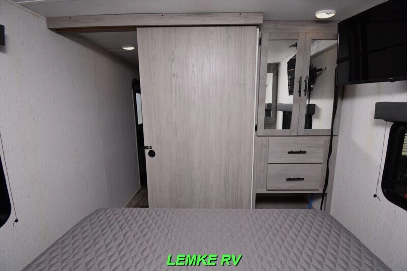 2022 Dutchmen Coleman Lantern 286RK   - Photo 17 - Rocklin, CA 95677