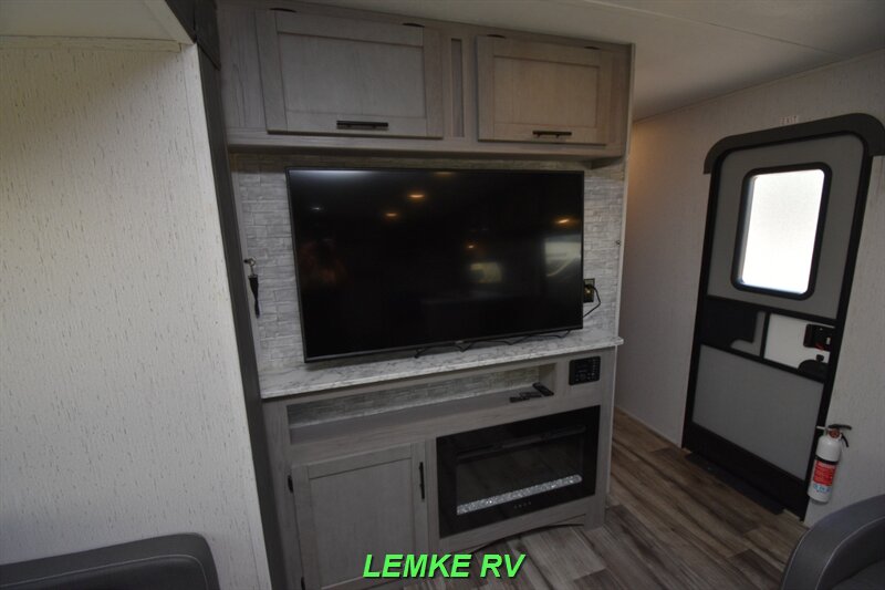 2022 Dutchmen Coleman Lantern 280RKWE   - Photo 20 - Rocklin, CA 95677