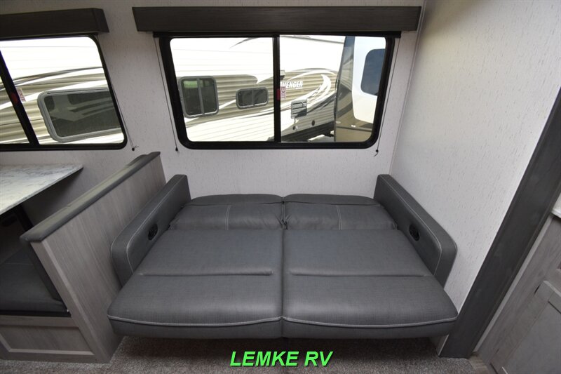 2022 Dutchmen Coleman Lantern 280RKWE   - Photo 25 - Rocklin, CA 95677