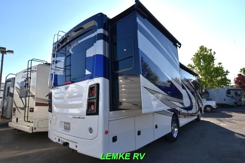 2020 Fleetwood Bounder 33C   - Photo 8 - Rocklin, CA 95677